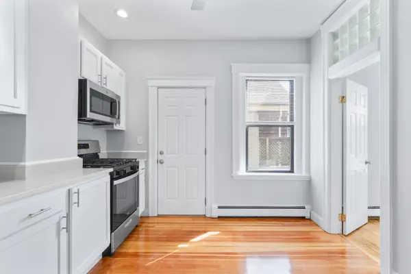 106 L St #2, South Boston, MA 02127-3171