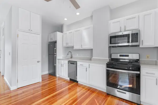 106 L St #2, South Boston, MA 02127-3171
