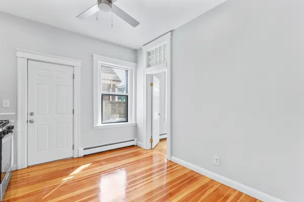 106 L St #2, South Boston, MA 02127-3171