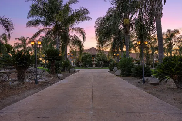 19149 S St John Ave, Escalon, CA 95320-9409