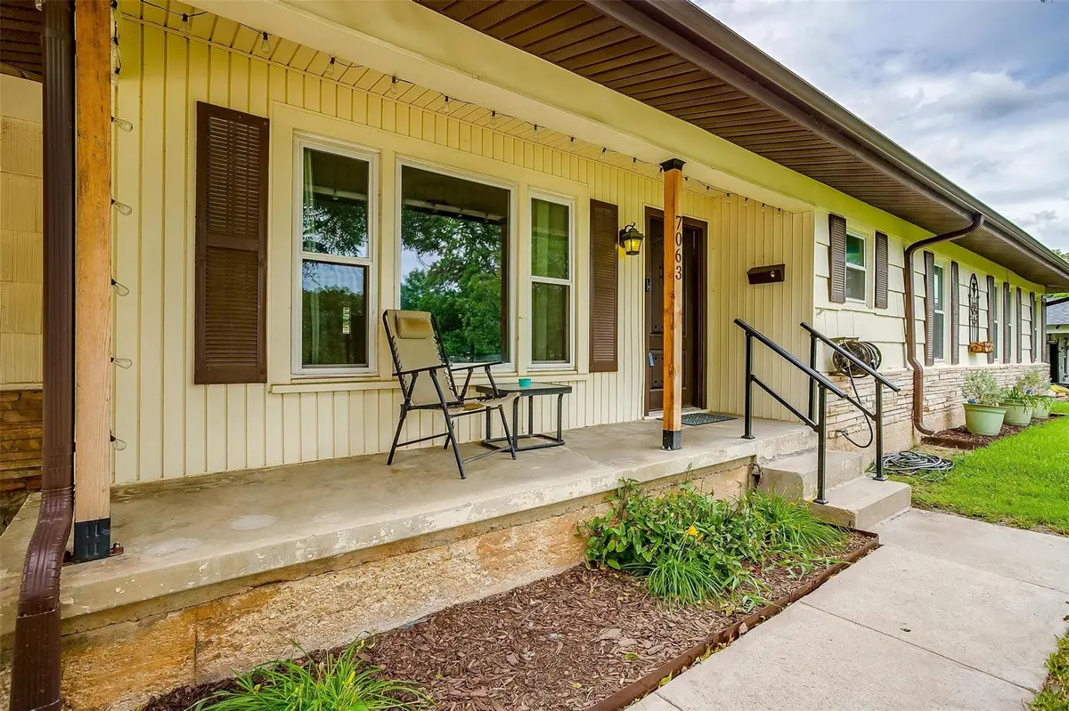 7063 Dover Ln, Richland Hills, TX 76118-5710