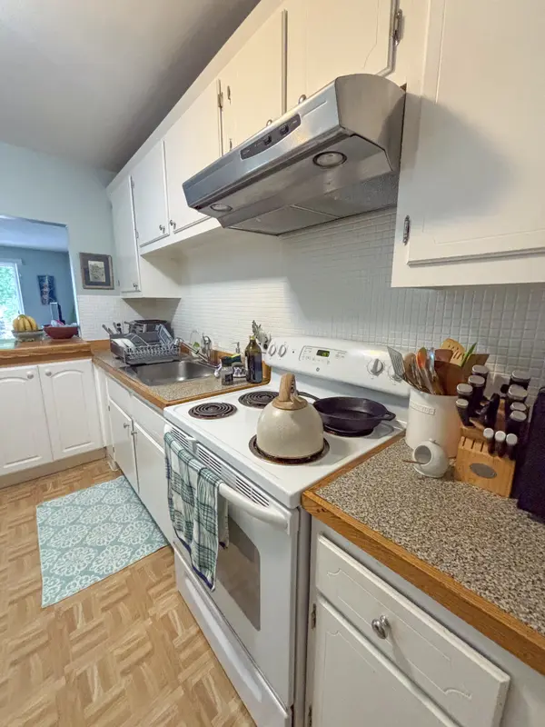 804 Centre St #107, Jamaica Plain, MA 02130-2709