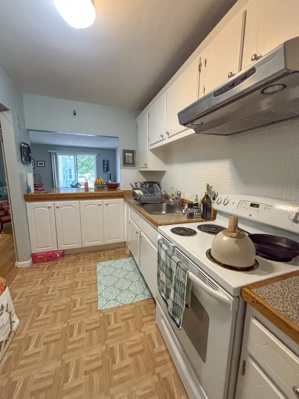 804 Centre St #107, Jamaica Plain, MA 02130-2709