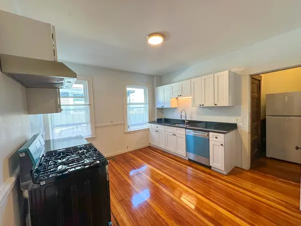 4 Lester Pl #1, Jamaica Plain, MA 02130-2997