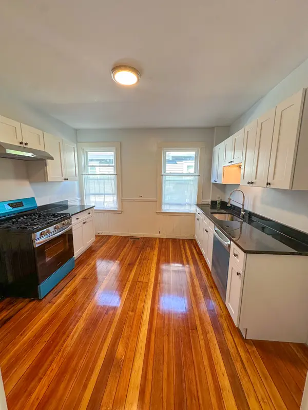 4 Lester Pl #1, Jamaica Plain, MA 02130-2997