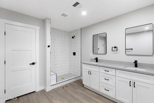 501 W Mohave St, Phoenix, AZ 85003-2745