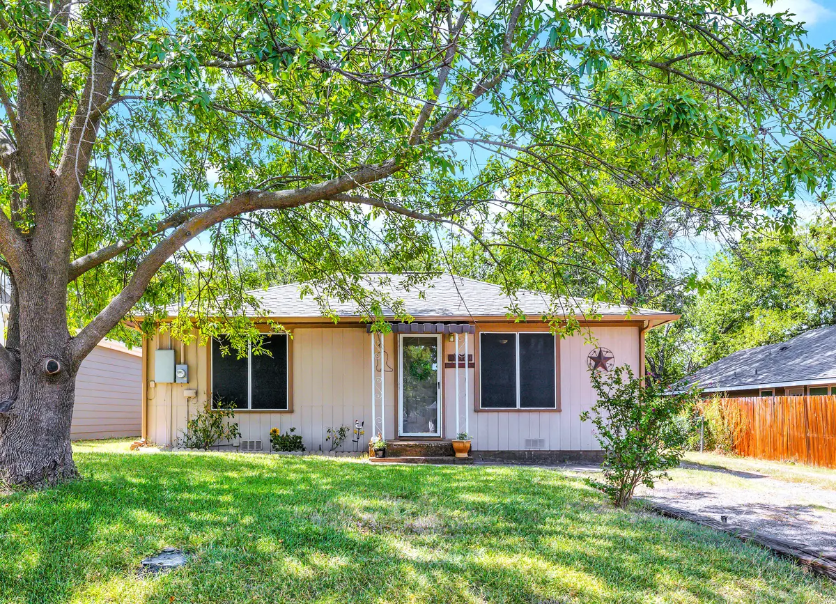 104 Grayson St, Pottsboro, TX 75076-3044