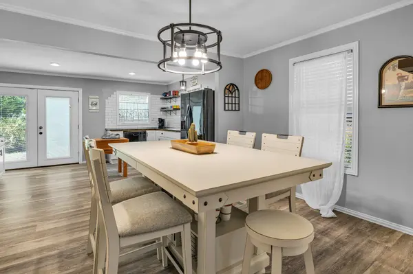 104 Grayson St, Pottsboro, TX 75076-3044