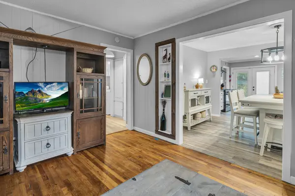 104 Grayson St, Pottsboro, TX 75076-3044