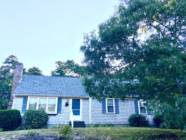 8 Hummel Dr, South Dennis, MA 02660-2646