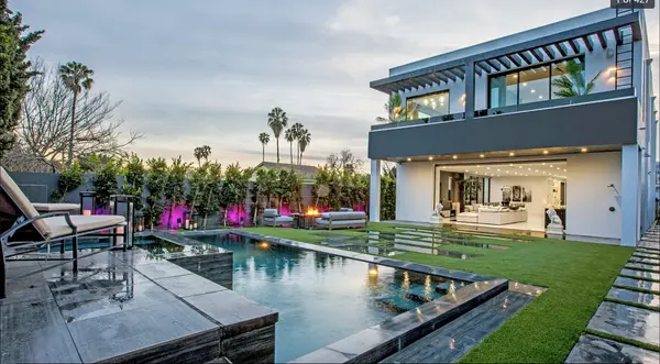 630 N Martel Ave, Los Angeles, CA 90036-1931
