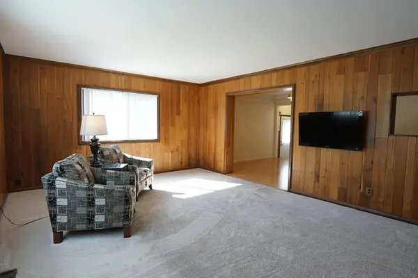 3861 Marian Dr, Trenton, MI 48183-3965