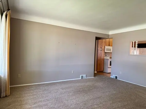 3861 Marian Dr, Trenton, MI 48183-3965