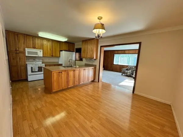 3861 Marian Dr, Trenton, MI 48183-3965