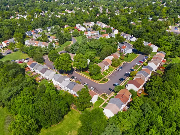 3248 Tayloe Ct, Herndon, VA 20171-3369