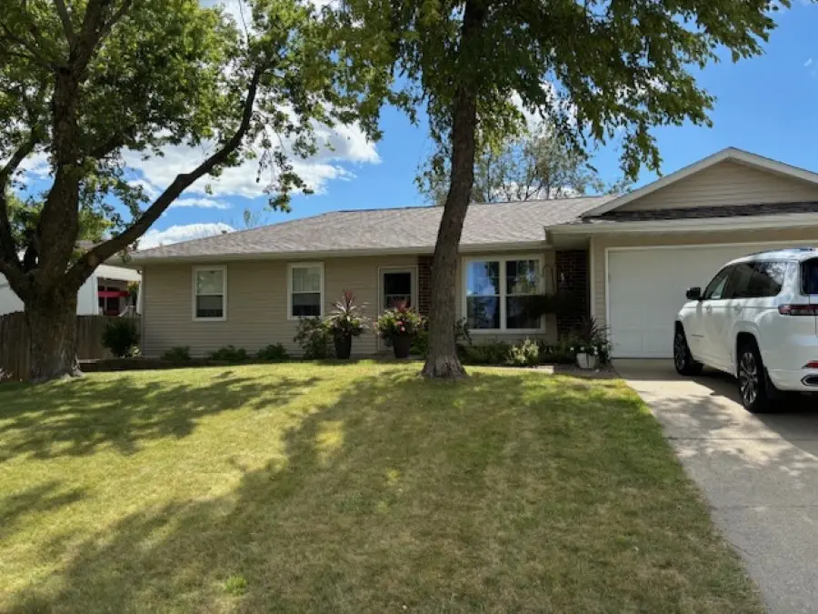 1405 NW 4th St, Ankeny, IA 50023-2258