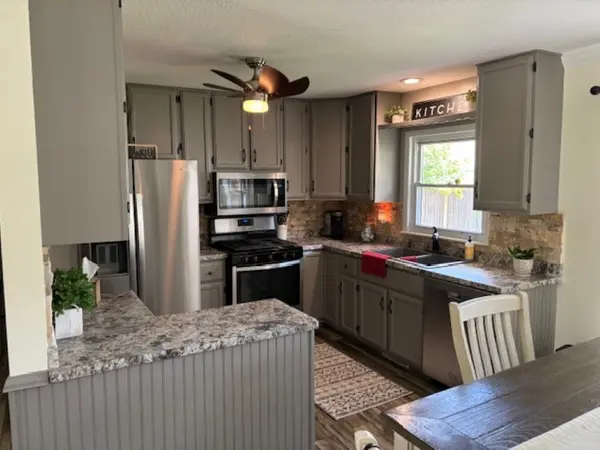 1405 NW 4th St, Ankeny, IA 50023-2258