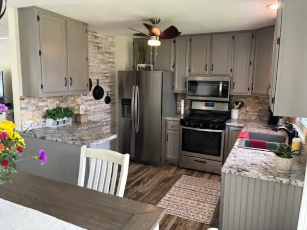 1405 NW 4th St, Ankeny, IA 50023-2258