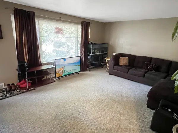 2021 Melrose Ave, Waukegan, IL 60085-5247