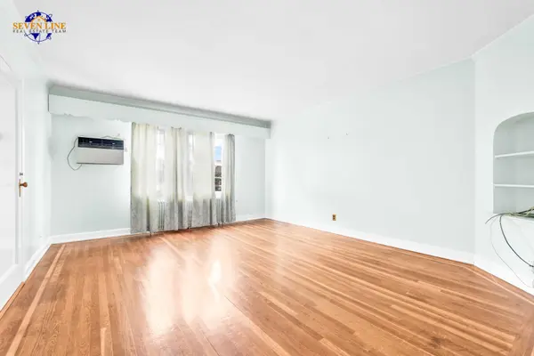 83-06 77th Ave #1F, Ridgewood, NY 11385