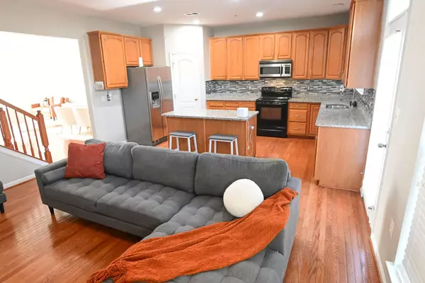 Suitland, MD 20746,5632 Hartfield Ave