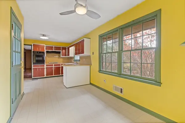 Grist Stone Dr SW, Lilburn, GA 30047