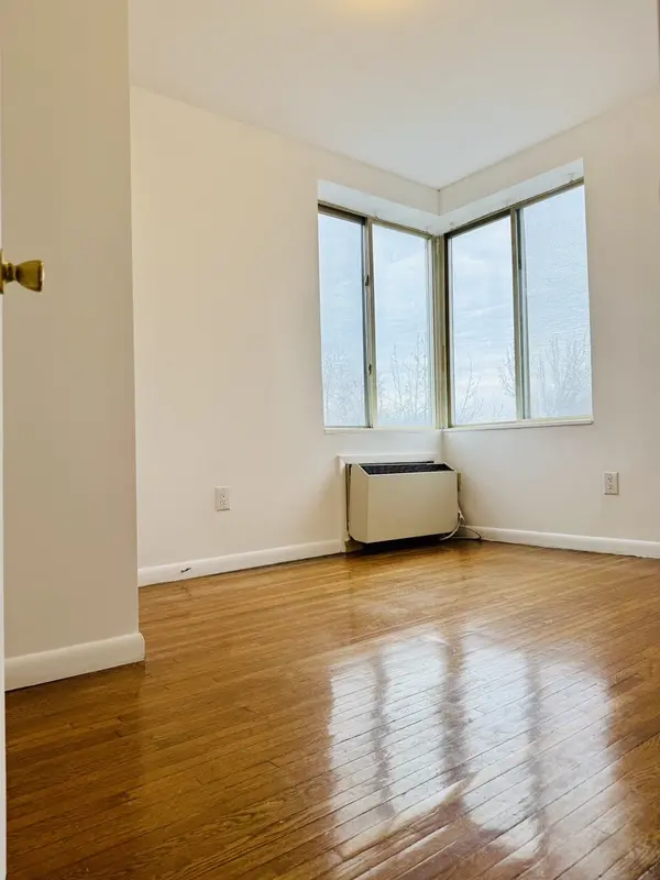 Lyons Ave, Newark, NJ 07112-2420