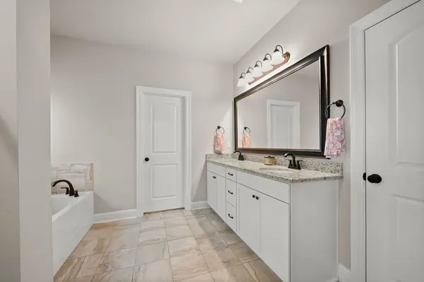 Providence Dr, Denham Springs, LA 70726-6641