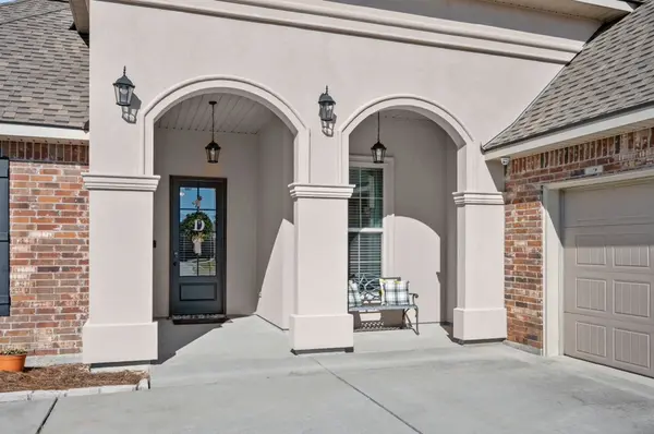 Providence Dr, Denham Springs, LA 70726-6641