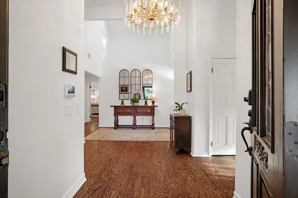 E Napoleon Ave, Oak Park, CA 91377-4747