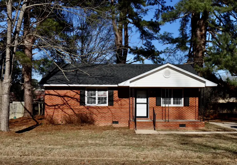 Marshall St, Cheraw, SC 29520-2118