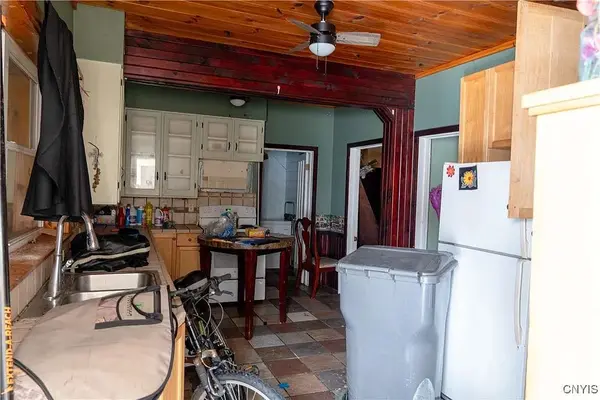 313 Cottage St, Rome, NY 13440-5902