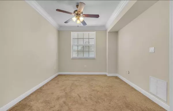 West Palm Beach, FL 33401-5306,Clematis St