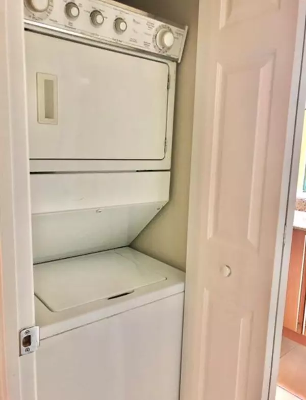 West Palm Beach, FL 33401-5306,Clematis St