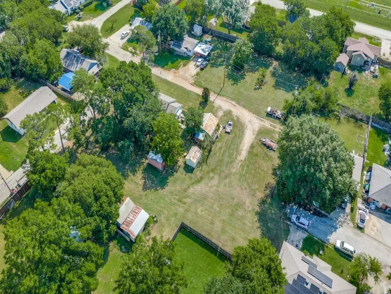 E Evans St, Pilot Point, TX 76258-4024
