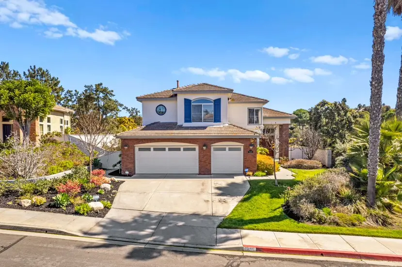 Via Ensenada, Carlsbad, CA 92009-9331
