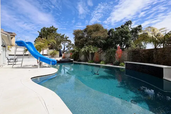 Via Ensenada, Carlsbad, CA 92009-9331