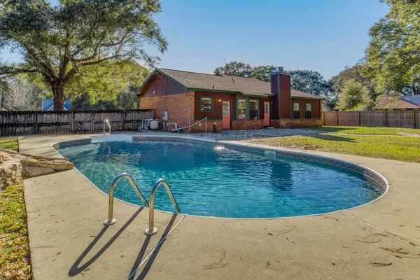 220 Brittany Ln, Crestview, FL 32536-9539
