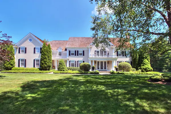 Discover Luxury and Elegance: 342 Midlock Rd, Fairfield, CT