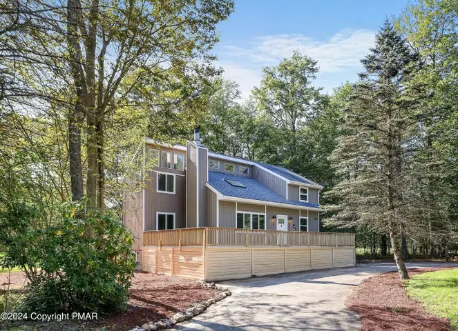 114 Independence Trl, Long Pond, PA 18334-7970
