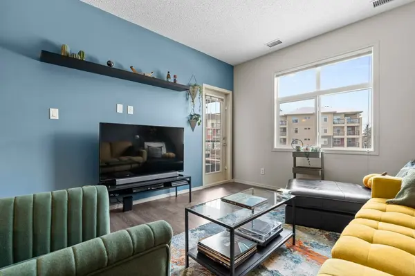 7825 71 St NW #235, Edmonton, AB T6B 3R9
