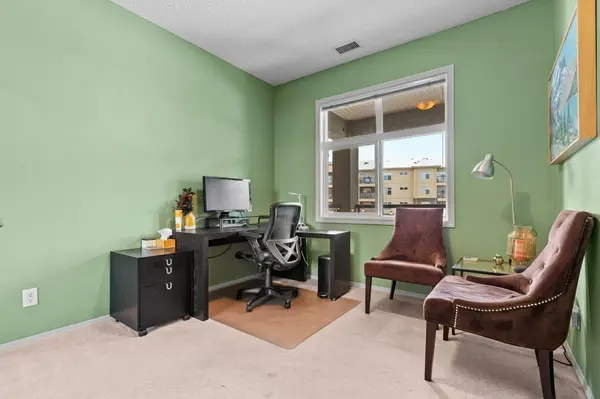 7825 71 St NW #235, Edmonton, AB T6B 3R9