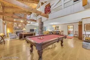 83 S Lake Dr, Lake Harmony, PA 18624-2107