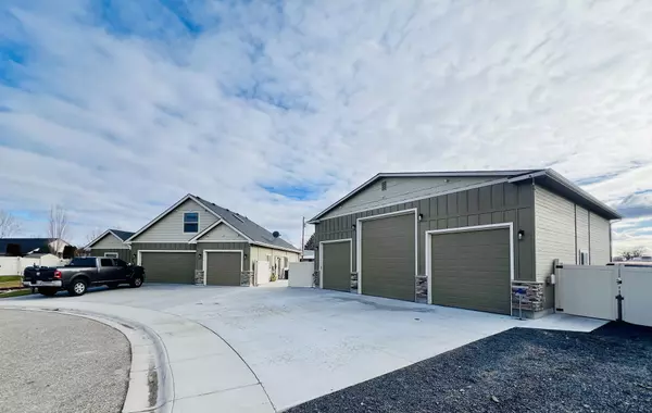 2630 Dogwood Ave, Fruitland, ID 83619-5056