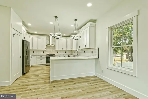 4418 Church Rd, Mt Laurel, NJ 08054-2208