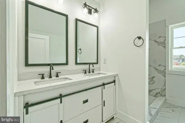 4418 Church Rd, Mt Laurel, NJ 08054-2208