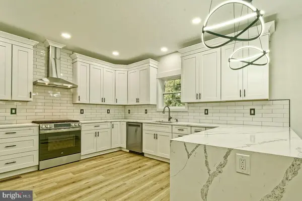 4418 Church Rd, Mt Laurel, NJ 08054-2208