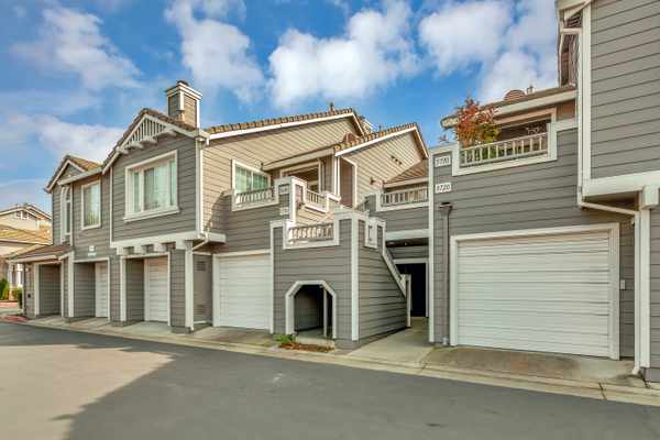 5720 Caprice Cmn, Fremont, CA 94538-5235