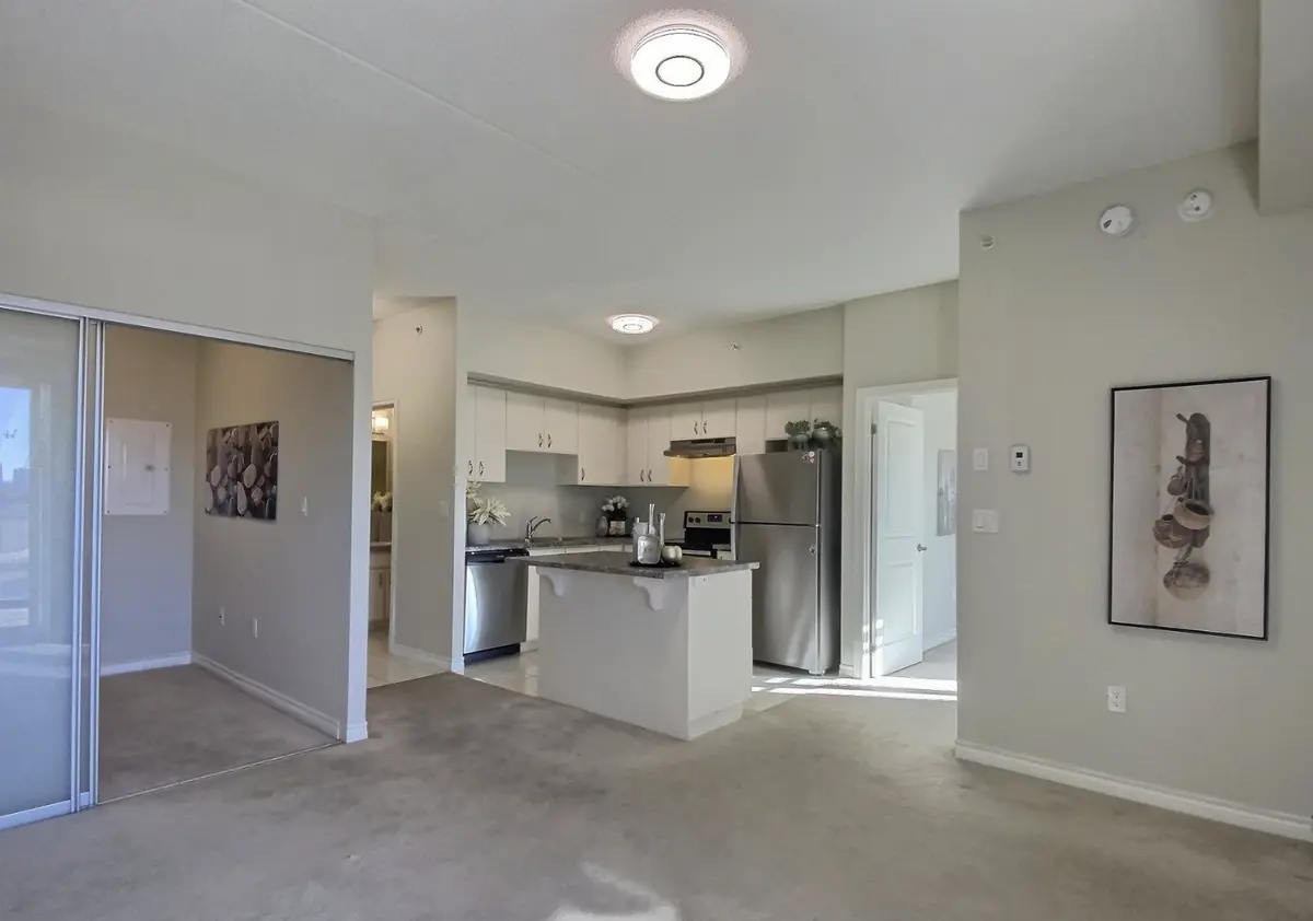 Milton, ON L9T 9A6,630 Sauve St #424