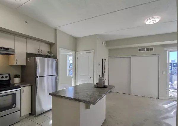 Milton, ON L9T 9A6,630 Sauve St #424